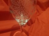Engraved flower wine glass